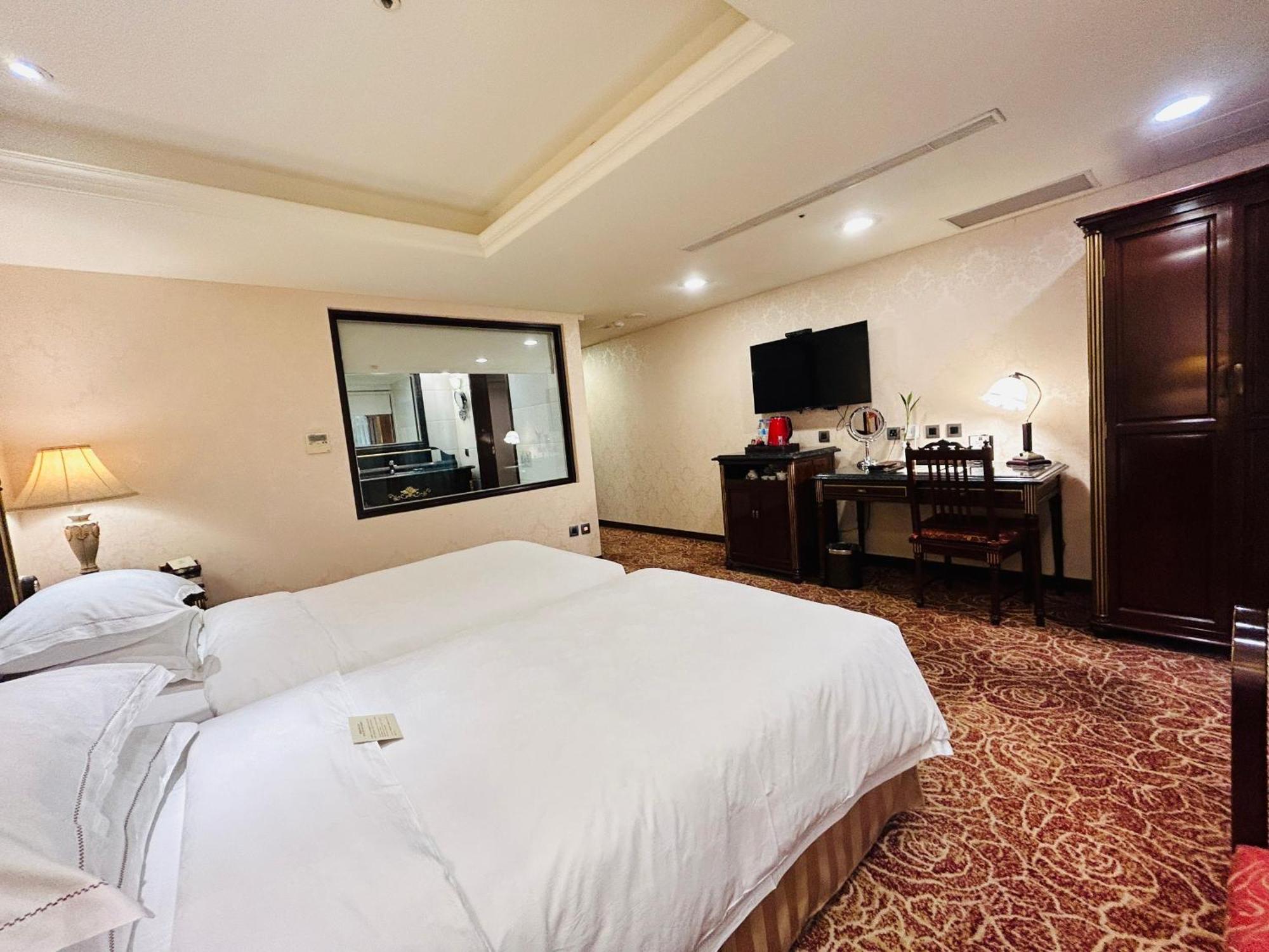 Royal Seasons Hotel Taipei ‧ Nanjing W. Exterior foto