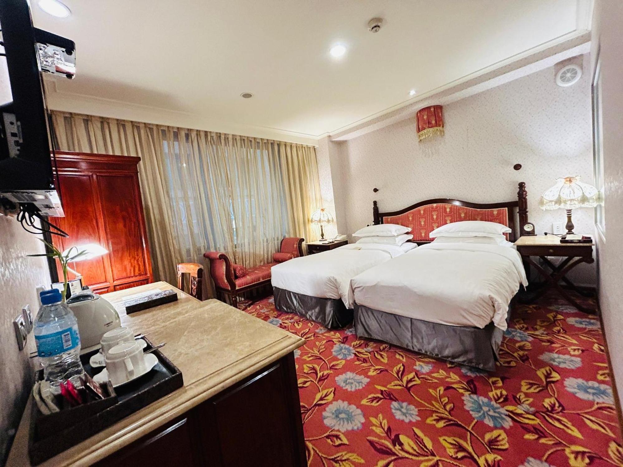 Royal Seasons Hotel Taipei ‧ Nanjing W. Exterior foto